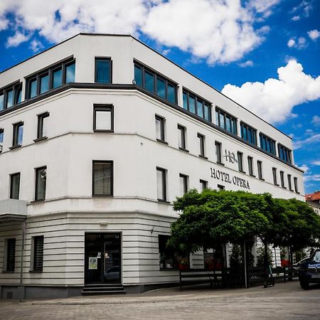 Hotel Opera Тарновске Гори Екстериор снимка