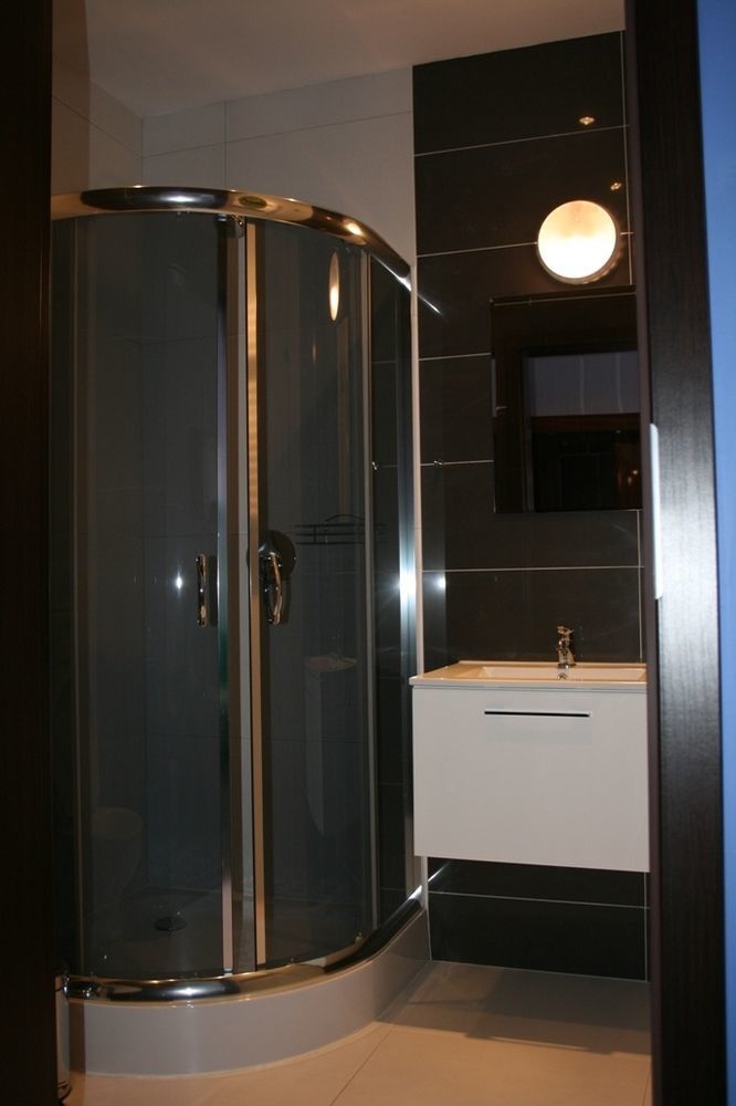Hotel Opera Тарновске Гори Екстериор снимка