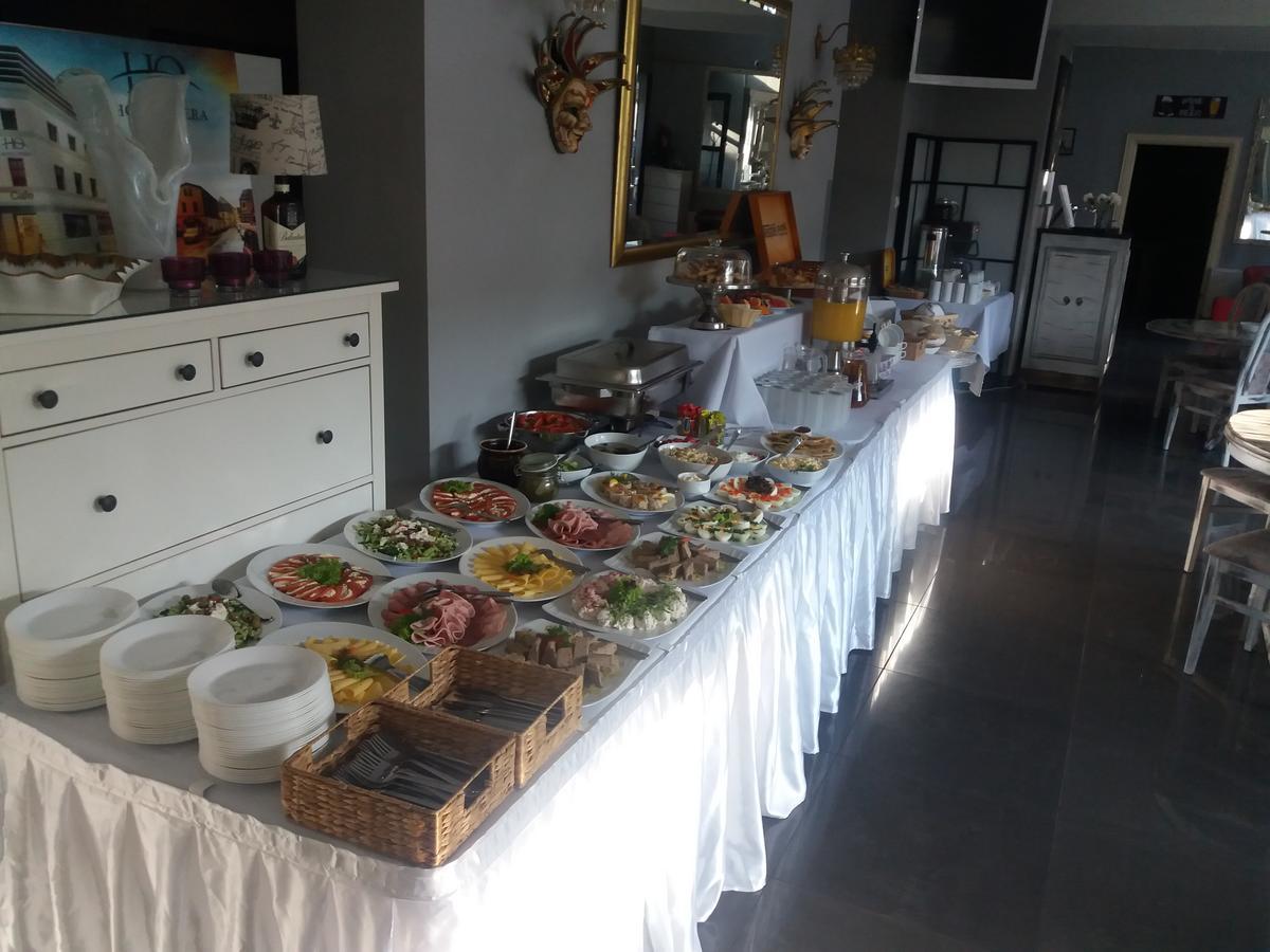 Hotel Opera Тарновске Гори Екстериор снимка
